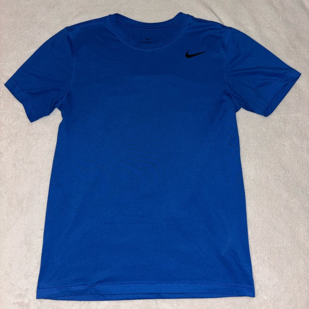 men’s blue nike t-shirt